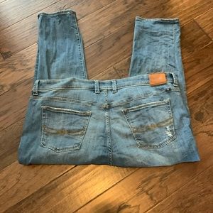Woman’s Lucky brand light wash distressed Georgia boyfriend jeans.